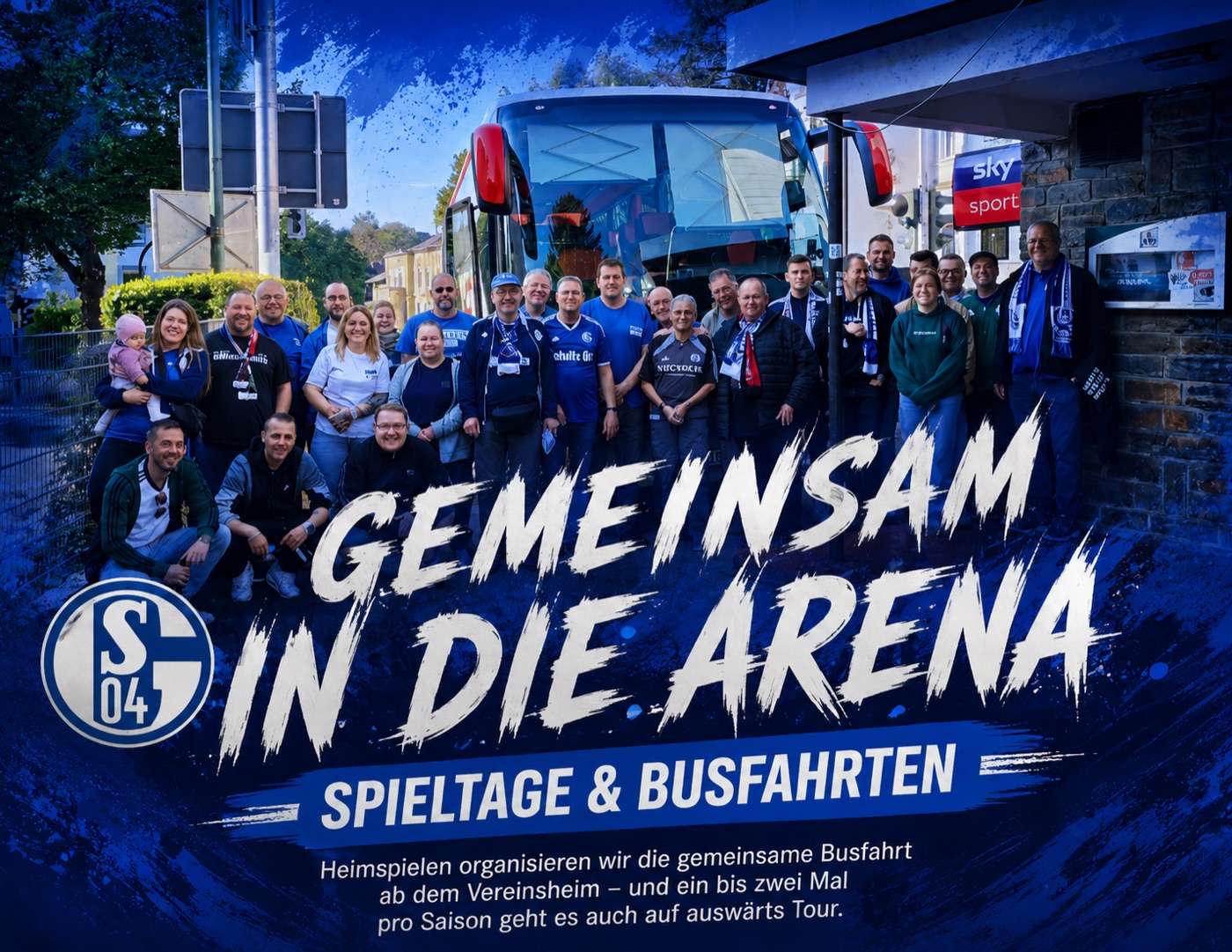 Gemeinsam in die Arena – Spieltage & Busfahrten: Mitglieder der Schalke-Tigers Lüdenscheid vor dem Fanbus zur Veltins-Arena.